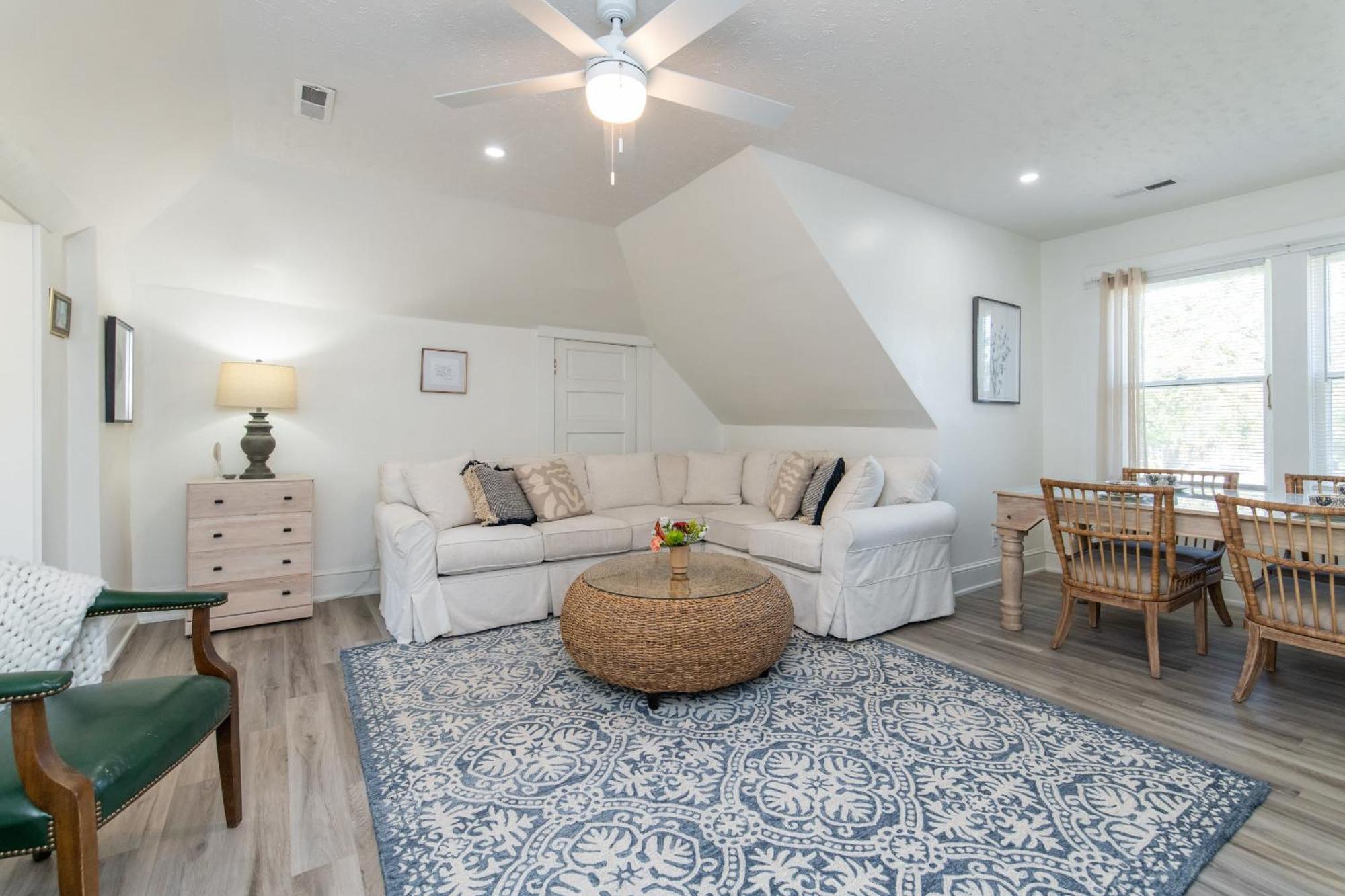 Loft On Capital - Ideally Located To Distilleries Frankfort Buitenkant foto