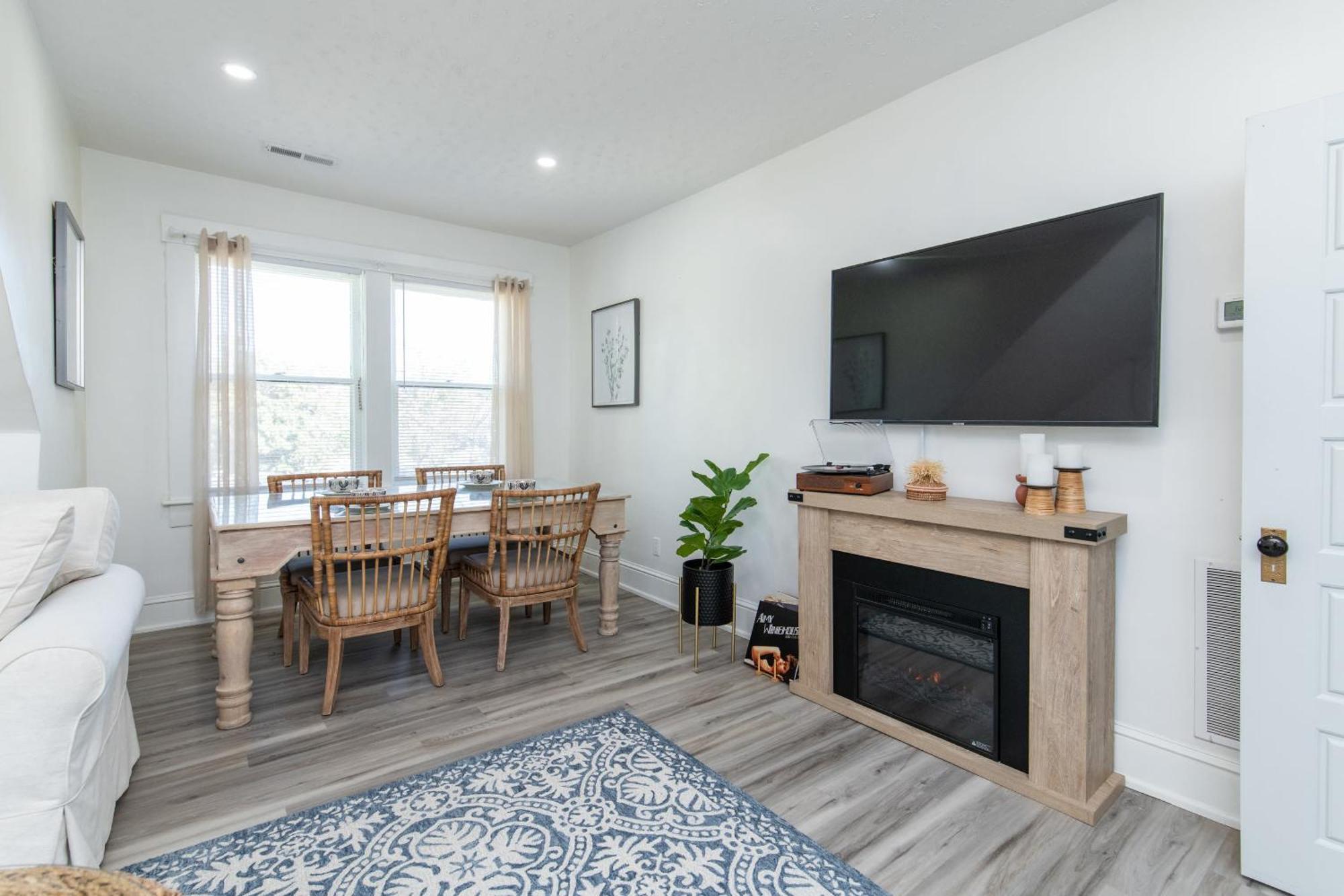 Loft On Capital - Ideally Located To Distilleries Frankfort Buitenkant foto