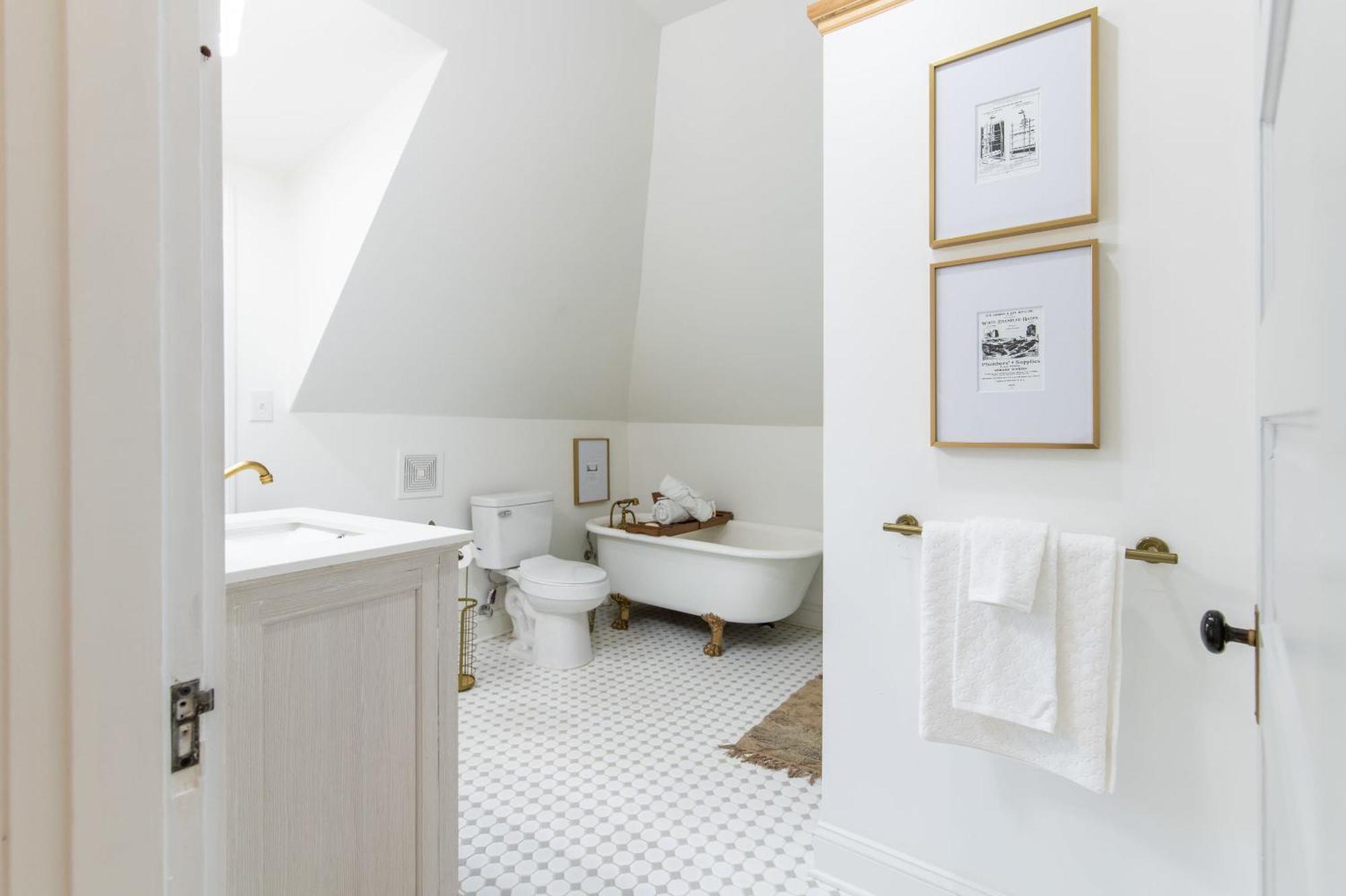 Loft On Capital - Ideally Located To Distilleries Frankfort Buitenkant foto
